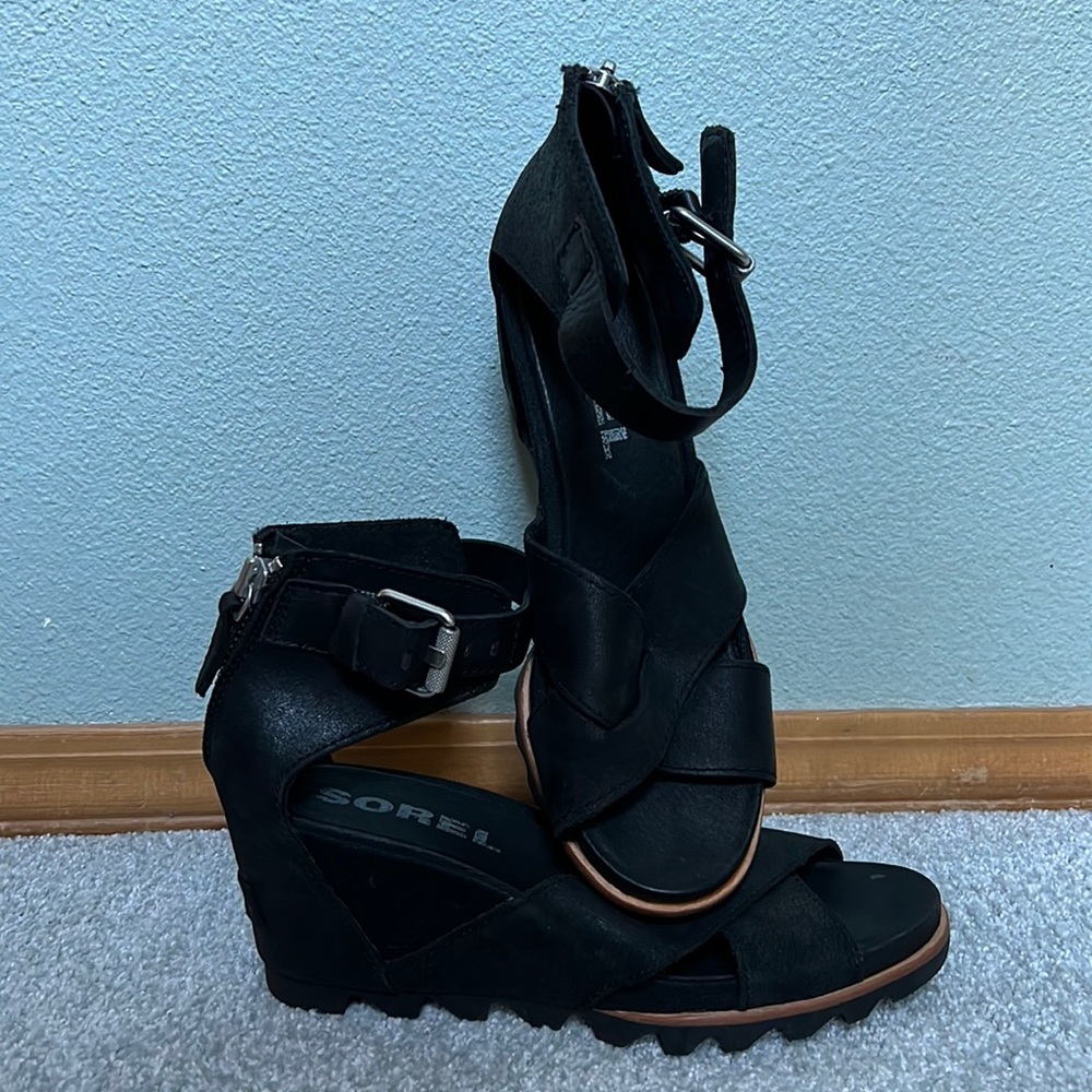 Size 9 Sorel strap heals